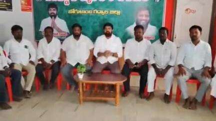 గద్వాల్: జిల్లాలో రైతులు పండించిన పొగాకు పంటను మొత్తం కొనుగోలు చేయాలి: NHPS అధ్యక్షుడు గొంగళ్ళ రంజిత్ కుమార్