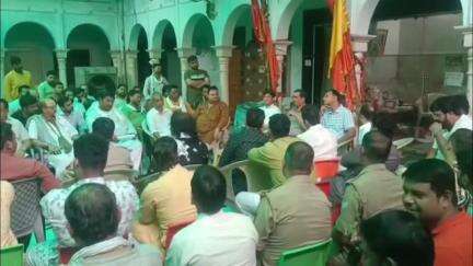 मथुरा: वृंदावन: गोस्वामियों समाज ने पलायन की चेतावनी देते हुए बाके बिहारी को संग ले जाने की बात कही