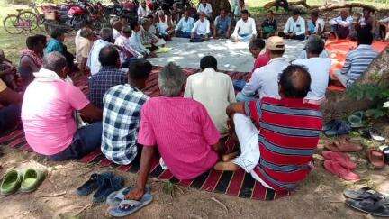 ଅନୁଗୋଳ: ସାତକୋଶିଆ ଅଭୟାରଣ୍ୟରେ ବ୍ୟାଘ୍ର ପ୍ରକଳ୍ପ ନାଁରେ ବିସ୍ଥାପନକୁ ବନ୍ଦ କରିବା ନେଇ ଟିକରପଡ଼ା ଆମ୍ବତୋଟାରେ ବୈଠକ ଅନୁଷ୍ଠିତ