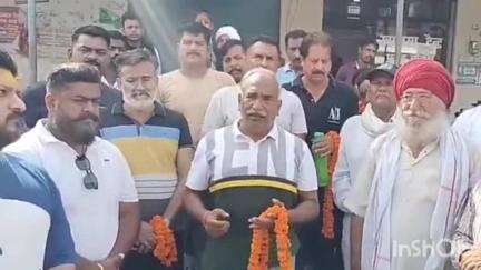 गदरपुर: विधायक पांडे ने NH-74 से करतारपुर तक हॉट मिक्स सड़क मार्ग निर्माण कार्य का शुभारम्भ किया