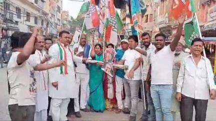 डुमरा: सीतामढ़ी: बलात्कार पीड़िता दलित बच्ची की इलाज में देरी से मौत, कांग्रेस नेताओं ने किया पुतला दहन