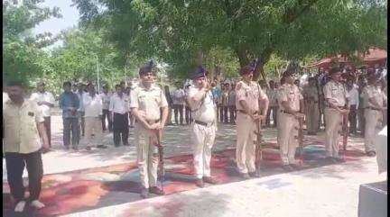 मनासा: अज्ञात वाहन की टक्कर से CRPF जवान की हुई मौत, मनासा में सैनिक सम्मान के साथ निकाली गई शव यात्रा