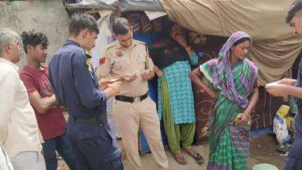 रेवाड़ी: पुलिस, डॉग स्क्वायड व कमांडो के जवानों ने माडल टाऊन थाना क्षेत्र में चलाया विशेष सर्च ऑपरेशन