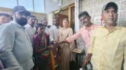 బద్వేల్: పలు రేషన్ షాపులను తనిఖీ చేసిన మాజీ ఎమ్మెల్యే విజయమ్మ