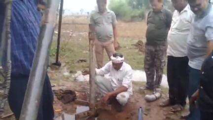 चुरहट: नगर परिषद चुरहट: वार्ड 1 में बोर धंसने से बाधित थी पानी की सप्लाई, अब मोटर डालकर किया गया चालू