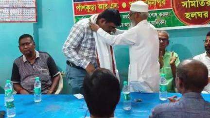 পাঁশকুড়া: পাঁশকুড়া স্টেশন ব্যবসায়ী সমিতি ও কৃষি বিপণন সমিতির পক্ষ থেকে তমলুক সংগঠনিক জেলা TMC নবনির্বাচিত সভাপতি কে সম্বর্ধনা