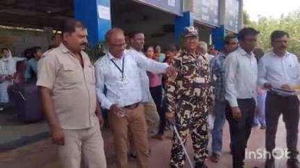 साकोली: साकोली बसस्थानकावर प्रवासी व सर्व कर्मचारी बांधवांना पेढे वाटून एसटीचा 77 वा वर्धापन दिन करण्यात आला साजरा