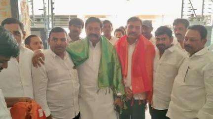 యర్రగొండపాలెం: పట్టణంలో వెన్నుపోటు దినం పోస్టర్ ఆవిష్కరణలో పాల్గొన్న ఒంగోలు పార్లమెంట్‌ వైసీపీ పరిశీలకులు బత్తుల బ్రహ్మానంద రెడ్డి