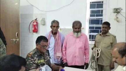 जमुआ: नवडीहा ओपी पुलिस ने मारपीट के 2 वारंटियों को गिरफ्तार कर कोर्ट में पेश किया, दोनों को जेल भेजा