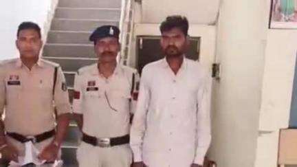 कोटा: ग्राम बेलपान मटसगरा मोड शीशम प्लांट के पास पुलिस ने 10 लीटर कच्ची महुआ शराब के साथ 1 आरोपी को किया गिरफ्तार