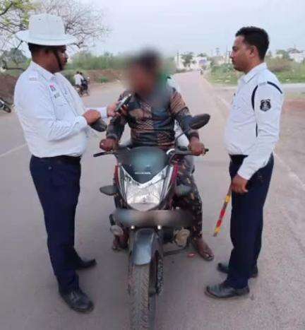 बलौदाबाज़ार: जिला बलौदा बाजार में शराब पीकर वाहन चलाने वाले चालकों पर कार्रवाई के लिए चलाया गया विशेष अभियान