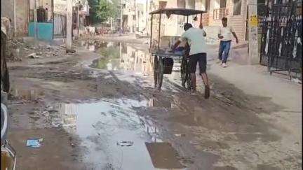 जोधपुर: जोधपुर कुड़ी भगतासनी सेक्टर 2 में मानसून से पहले भरे पानी से आमजन परेशान, प्रशासन नहीं दे रहा ध्यान