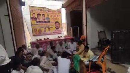बुढ़ाना: बुढ़ाना कस्बे के नदी मंदिर रोड पर महर्षि कश्यप एकता संगठन कार्यालय का शुभारंभ डा. सोनू कश्यप MBBS ने किया