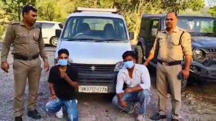 देहरादून: दून पुलिस ने हुडदंगियों पर नकेल कसते हुए दो आरोपियों को किया गिरफ्तार