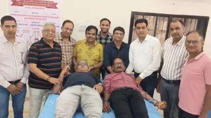 सीकर: जिला मुख्यालय के महेश्वरी भवन में रक्तदान शिविर का हुआ आयोजन, 276 यूनिट रक्त किया गया संग्रहित
