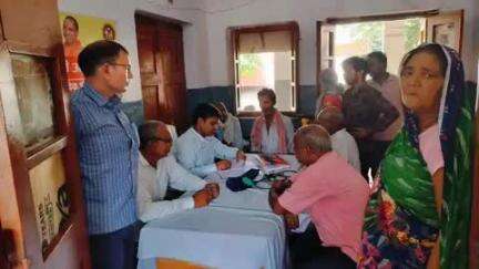 मधुबन: मधुबन न्यू प्राथमिक सामुदायिक स्वास्थ्य केंद्र पर मुख्यमंत्री जन आरोग्य मेले में 36 मरीजों का उपचार हुआ
