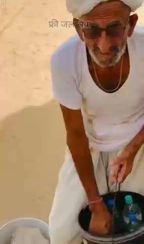 बाड़मेर: बाड़मेर सांसद उम्मेदाराम बेनीवाल ने संसदीय क्षेत्र के प्रेरणादायक बुजुर्ग की सोशल मीडिया पर पोस्ट शेयर कर की सराहना