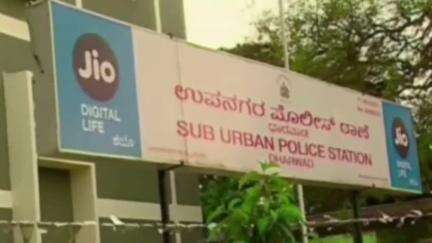 ಧಾರವಾಡ: ತಾಲೂಕಿನ ಎತ್ತಿನಗುಡ್ಡ ಬಳಿಯ ಜಮೀನಿನಲ್ಲಿ ಟ್ರಾಕ್ಟರ್ ನೇಗಿಲಡಿ ಸಿಲುಕಿ ವ್ಯಕ್ತಿಯೊಬ್ಬ ಸಾವು