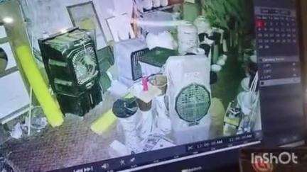 आगरा: कंचनपुर धनौली हार्डवेयर की दुकान में चोरी की वारदात को दिया अंजाम, सीसीटीवी में कैद हुई घटना