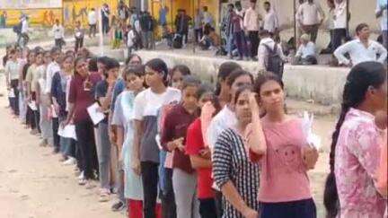 सीकर: एस के स्कूल सहित कई परीक्षा केंद्रों पर डीएलडी परीक्षा का आयोजन हुआ, सुरक्षा के पुख्ता इंतजाम रहे