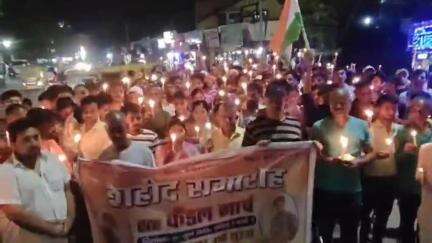 जहानाबाद: कारगिल चौक पर STF जवान विकास कुमार को कैंडल मार्च निकालकर दी गई श्रद्धांजलि, अंतिम विदाई