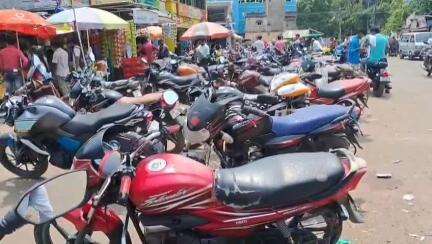 কেশপুর: বেসরকারি বাস মালিক সংগঠন বয়কট করার পরেও ফেরেনি কেশপুর বাসস্ট্যান্ডের হল, আরো বেহাল পরিস্থিতি