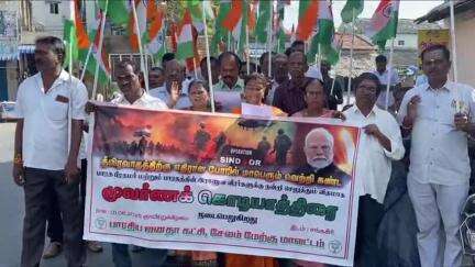 சங்ககிரி: ஆபரேஷன் சிந்தூர் வெற்றியை கொண்டாடும் வகையில் சந்தைப்பேட்டையில் இருந்து வெற்றி பேரணி, நூற்றுக்கும் மேற்பட்டோர் பங்கேற்பு