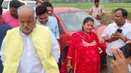 अकबरपुर: परतो करहरी में आयोजित महिला संवाद में पहुंचे मंत्री श्रवण कुमार
