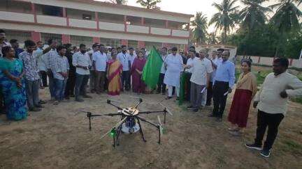 ఉండి: పాలకోడేరులో రైతులకు సబ్సిడీ కిసాన్ డ్రోన్ లు పంపిణీ చేసిన డిప్యూటీ స్పీకర్ రఘురామకృష్ణం రాజు