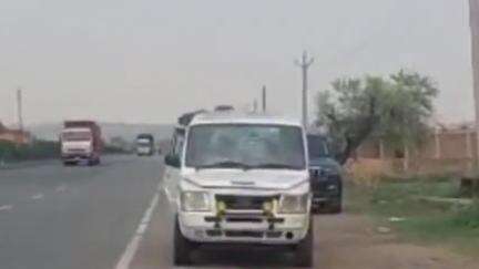 सासाराम: लेरूआं गांव में कंस्ट्रक्शन कंपनी के बेस कैंप से 13 ट्रकों की बैटरी चोरी, गार्ड और चालक बने बंधक
