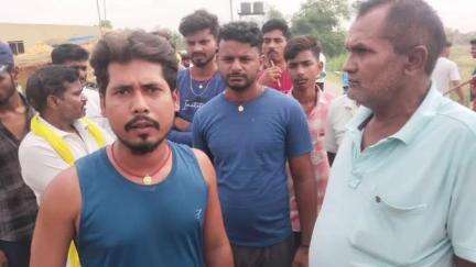 ओबरा: ओबरा के अधौरा गांव में बालाघाट से तय सीमा से ज्यादा खनन करने पर ग्रामीणों ने कराया बंद