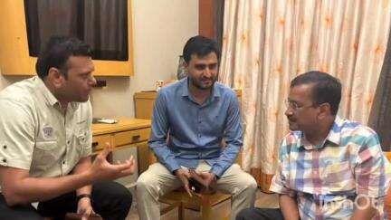 માળીયા હાટીના: માળીયા ના ગીર રીસોર્ટ્સ માં દિલ્હી ના પુર્વ મુખ્યમંત્રી  શ્રી અરવિંદ કેજરીવાલ એ ગુજરાત નેતાઓ સાથે મુલાકાત કરી