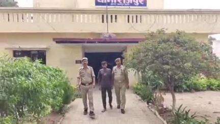 सिकंदरा: राजपुर कस्बे के पास बगीचे से छेड़छाड़ और अश्लील शब्दों से अपमानित करने वाले नामजद अभियुक्त को पुलिस ने किया गिरफ्तार