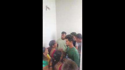 ಹುಬ್ಬಳ್ಳಿ ನಗರ: ನಗರದಲ್ಲಿ ಆಮಿಷವೊಡ್ಡಿ ಕ್ರಿಶ್ಚಿಯನ್ ಧರ್ಮಕ್ಕೆ ಮತಾಂತರ ಆರೋಪ, ಹಿಂದೂ ಯುವಕರಿಂದ ತರಾಟೆ