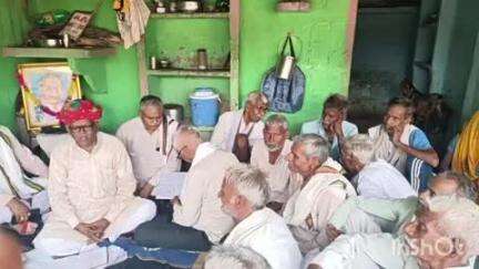 बसेड़ी: जाटव समाज की बैठक में मृत्यु भोज बंद करने का लिया गया निर्णय