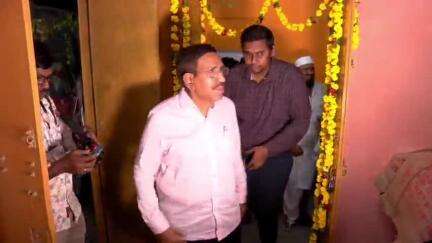 54వ డివిజ‌న్‌..102 రేష‌న్ షాపువ‌ద్ద రేష‌న్ స‌ర‌కులు పంపిణీ చేసిన 
మంత్రి పొంగూరు నారాయణ