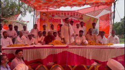 भदोही: गंगारामपुर में कांग्रेस द्वारा संविधान बचाओ सम्मेलन का किया गया आयोजन, सैकड़ों लोगों ने लिया भाग