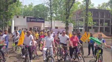 पेण्ड्रा रोड गौरेला: फिट इंडिया मूवमेंट के तहत GPM पुलिस द्वारा 'फिट इंडिया ऑन साइकिल' रैली का आयोजन, SP कार्यालय से हुई रवाना