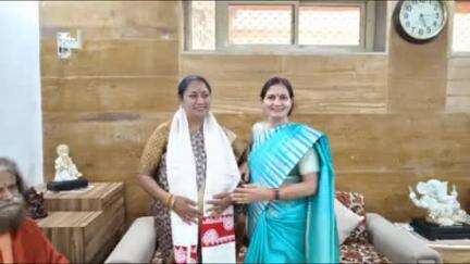 ऋषिकेश: ऋषिकेश में हरिद्वार रोड पर एक होटल में दिल्ली के मुख्यमंत्री रेखा गुप्ता का स्वागत पूर्व महापौर अनीता ममगाईं ने किया