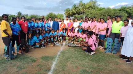 திண்டுக்கல் கிழக்கு: SDAT மைதானத்தில் ஹாக்கி இறுதிப்போட்டி மற்றும் பரிசளிப்பு விழா நடைபெற்றது