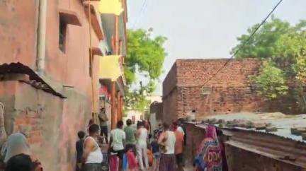 जखनिया: दुल्लहपुर के देवा गांव में इंटरलॉकिंग कार्य को लेकर हुआ विवाद, खड़ंजा उखाड़ने के मामले में 7 लोगों पर दर्ज हुआ मुकदमा
