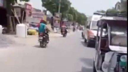 गोला: बड़हलगंज में दो बाइकों की टक्कर में एक युवक के सिर और पैर में लगी गंभीर चोट, दो अन्य मामूली रूप से हुए घायल