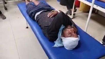 हाथरस: गांव शाहपुर कला में ईंट भट्टे पर काम करते समय ट्रैक्टर से गिरकर एक युवक घायल, परिजन उपचार के लिए जिला अस्पताल लाए