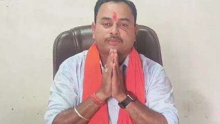 *नामांकन सह आशीर्वाद सभा में आप सभी सादर आमंत्रित हैं*।।


•दिनांक: *3 जुन 2025 मंगलवार* 
•समय: *सुबह 10:00 बजे*
 स्थान - *मेरे निज निवास स्थान हवाई अड्डा वार्ड नंबर 41*