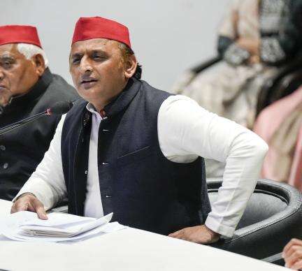 'बस ये कर लो मिल जाएगी नौकरी', प्रतियोगी छात्रों को अखिलेश यादव की टिप