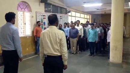 हरदा: माह के पहले कार्य दिवस की शुरुआत वंदे मातरम् गायन से हुई