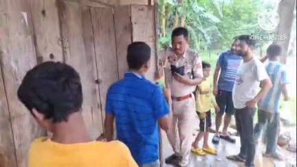 ধর্মনগর: চুড়াইবাড়ি থানাধীন বাঘন গ্রাম পঞ্চায়েতের ৫ নং ওয়ার্ড এলাকায় একটি যাত্রীবাহী টুকটুক চুরির ঘটনায় চাঞ্চল্য