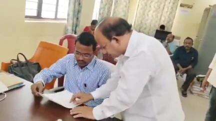 కనిగిరి: ఇంటింటికి రేషన్ పంపిణీ పునరుద్ధరించాలని కనిగిరి ఆర్డీవోను కోరిన మున్సిపల్ చైర్మన్ అబ్దుల్ గఫార్