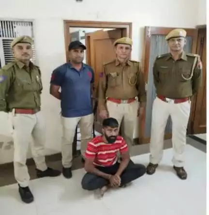 जिला जोधपुर पश्चिम द्वारा दो पुलिस थानों के मुकदमो में वांछित ईनामी वान्टेड हिस्ट्रीशीटर गिरफ्तार । पांच माह से फरार हिस्ट्रीशीटर राहुल गुर्जर गिरफ्तार