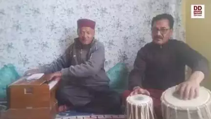 जिला लाहौल स्पीति के प्रसिद्ध लोकगायक व सेवानिवृत्त जिला लोक संपर्क अधिकारी रामदेव कपूर ने #merapehlavotedeshkeliye अभियान के तहत सभी मतदाताओं से वोट करने की अपील की। आप भी इस अभियान में हिस्सा लें और जन- जन तक मतदान के महत्व को पहुंचाए।